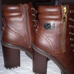 New Woman's Junior Military Booties Heels Boots Size 6.5 Brown Guess 