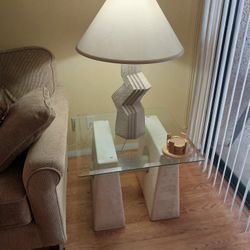 End Table With Lamp 