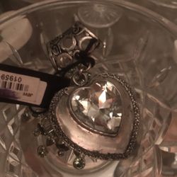 Beautiful  NewSilver  With Stone Pendant! Great Gift!