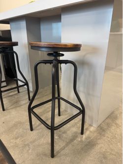 Bar stool