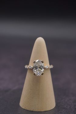 Oval Shape Lab Diamond Bridal Ring – 14K Gold | 4.05 CTW (LAB)