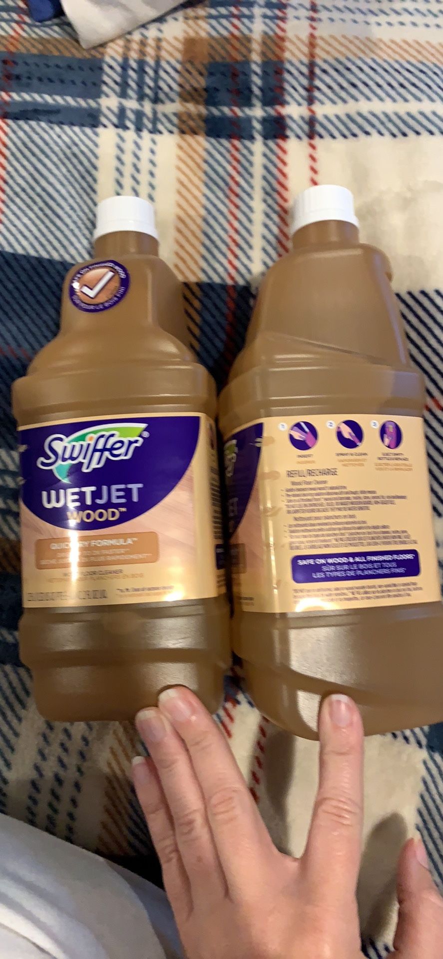 Lot of 2  42.2oz Swiffer Wetjet Wood Cleaner Refill.