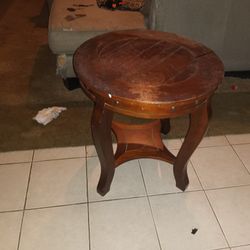 Round Accent Table For Sale 
