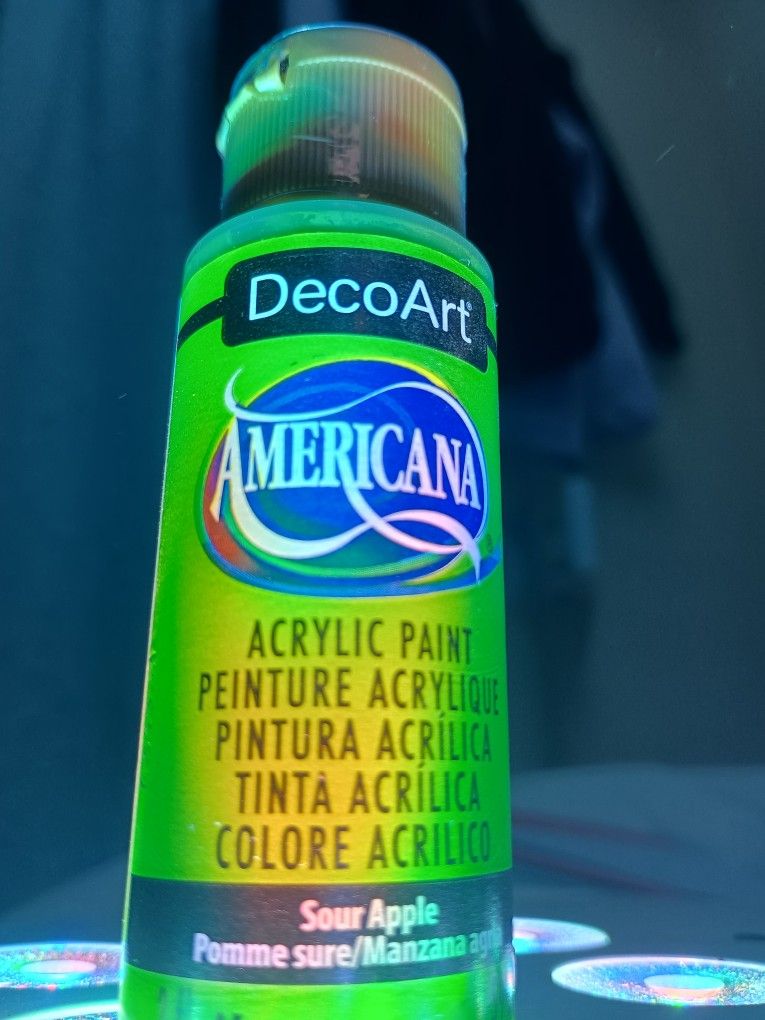 BRAND NEWW Sour Apple ACRYLIC PAINT DecoArt Americana - PICKUP In Torrance ONLY 