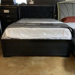 Amalia Queen 4pcs Bedroom Set