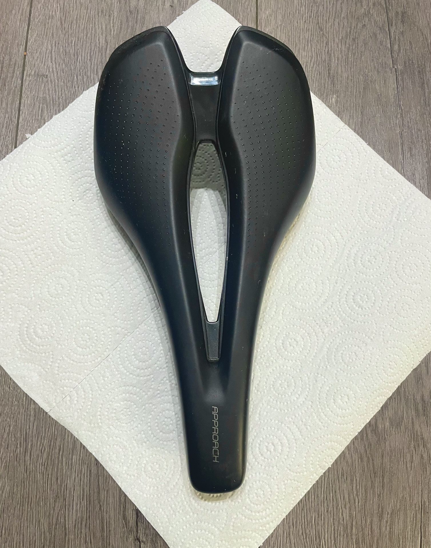 Giant Bike / Bicycle Track Road Saddle Seat