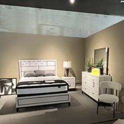 White 4PC Queen Bedroom Set
