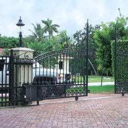 Motor gates