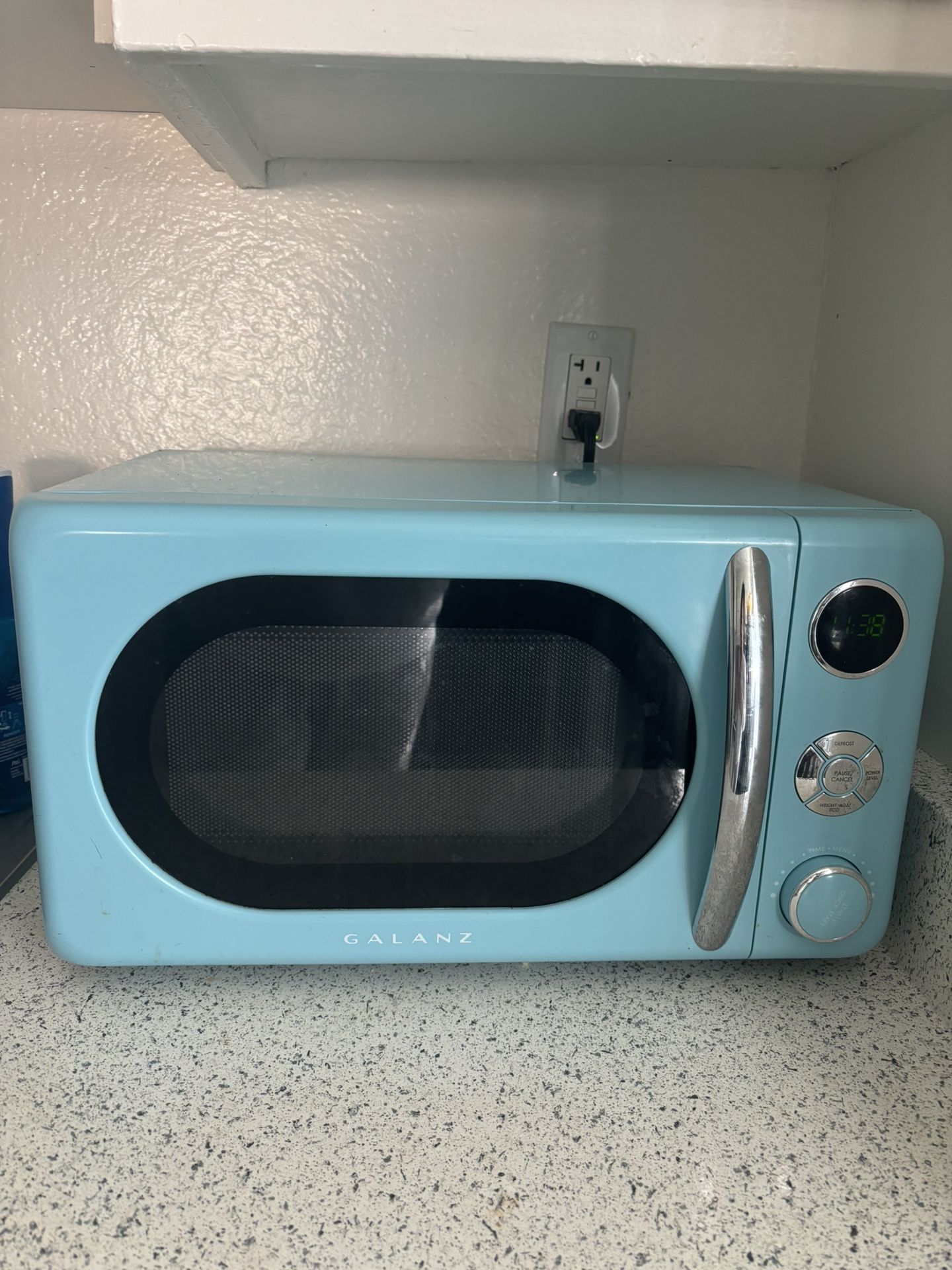 Retro Blue Microwave