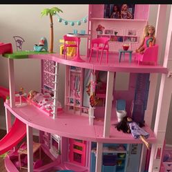 Barbie Doll House 