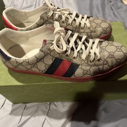 Gucci Ace GG Supreme Red Sneakers