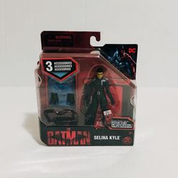 Selina Kyle 4” Action Figure with 3 Accessories and Mystery Card