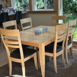 Dining Table, 6 Chairs and 2 Leaves