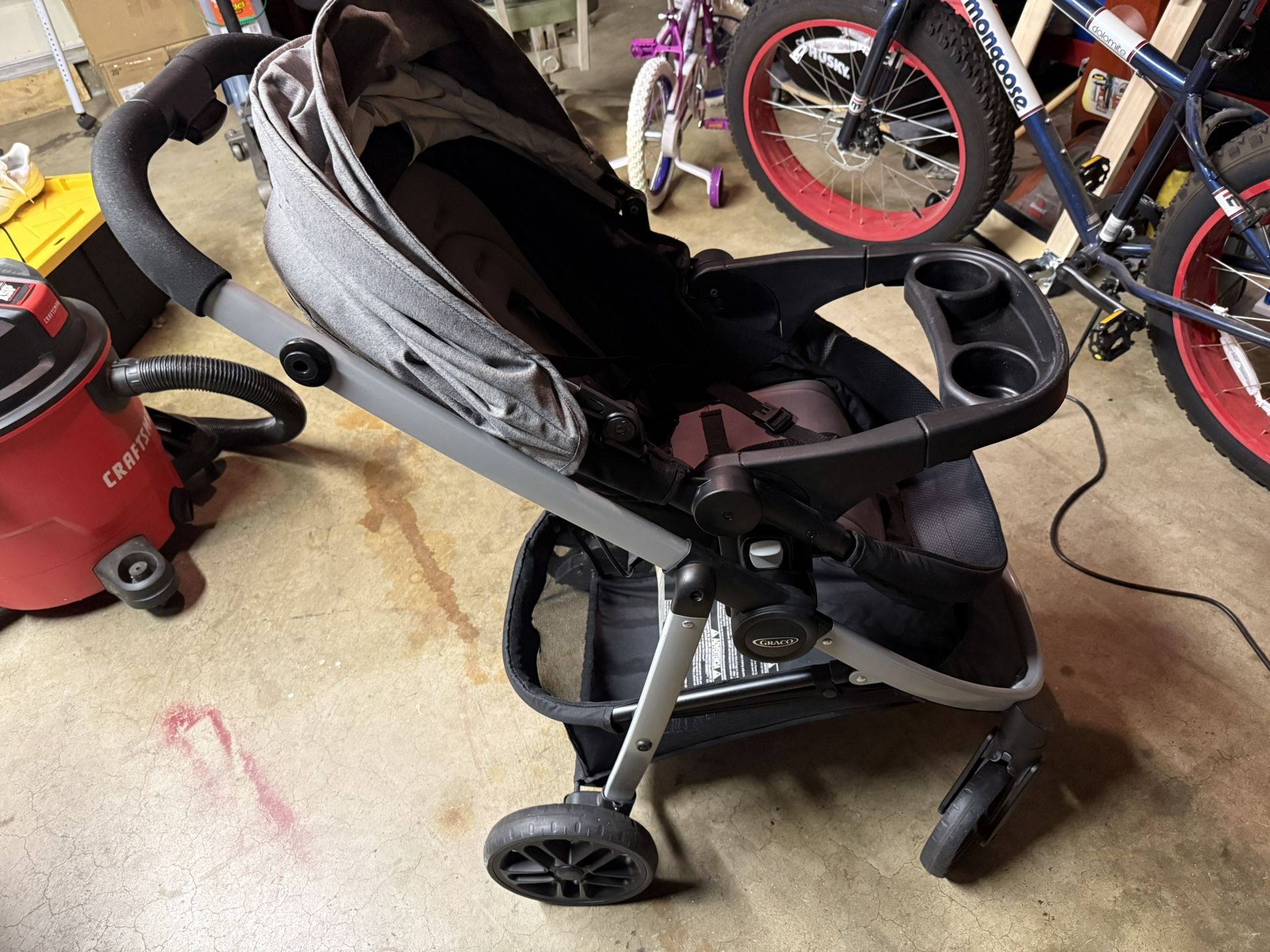 Graco Stroller !! Located In Pacoima 91331