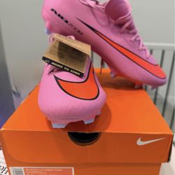 Brand New - Nike Men’s soccer boots