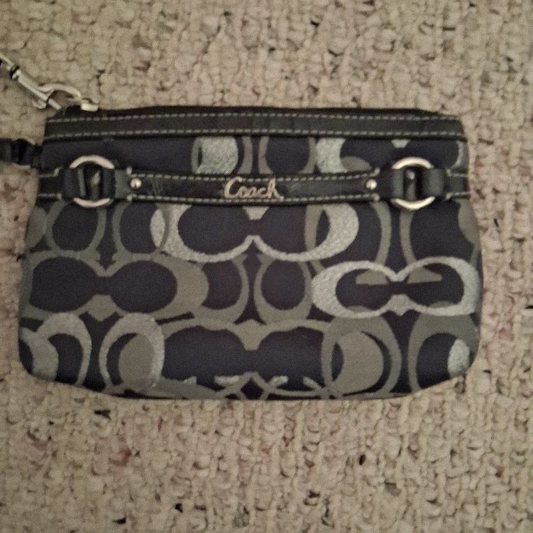 ❤️NWOT (READ) Vintage Jacquard COACH Signature Logo Wristlet