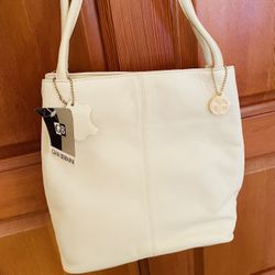 Giani Bernini Vintage White Leather purse, handbag, shoulder bag Brand New With Tags