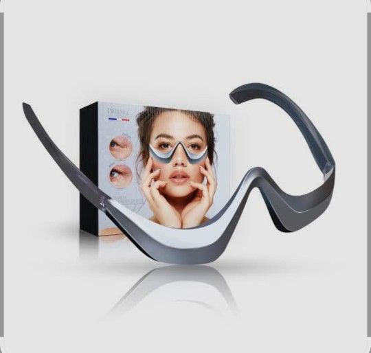 Predire Paris Anti-Aging Undereye EMS Device with Micro-Massage. 