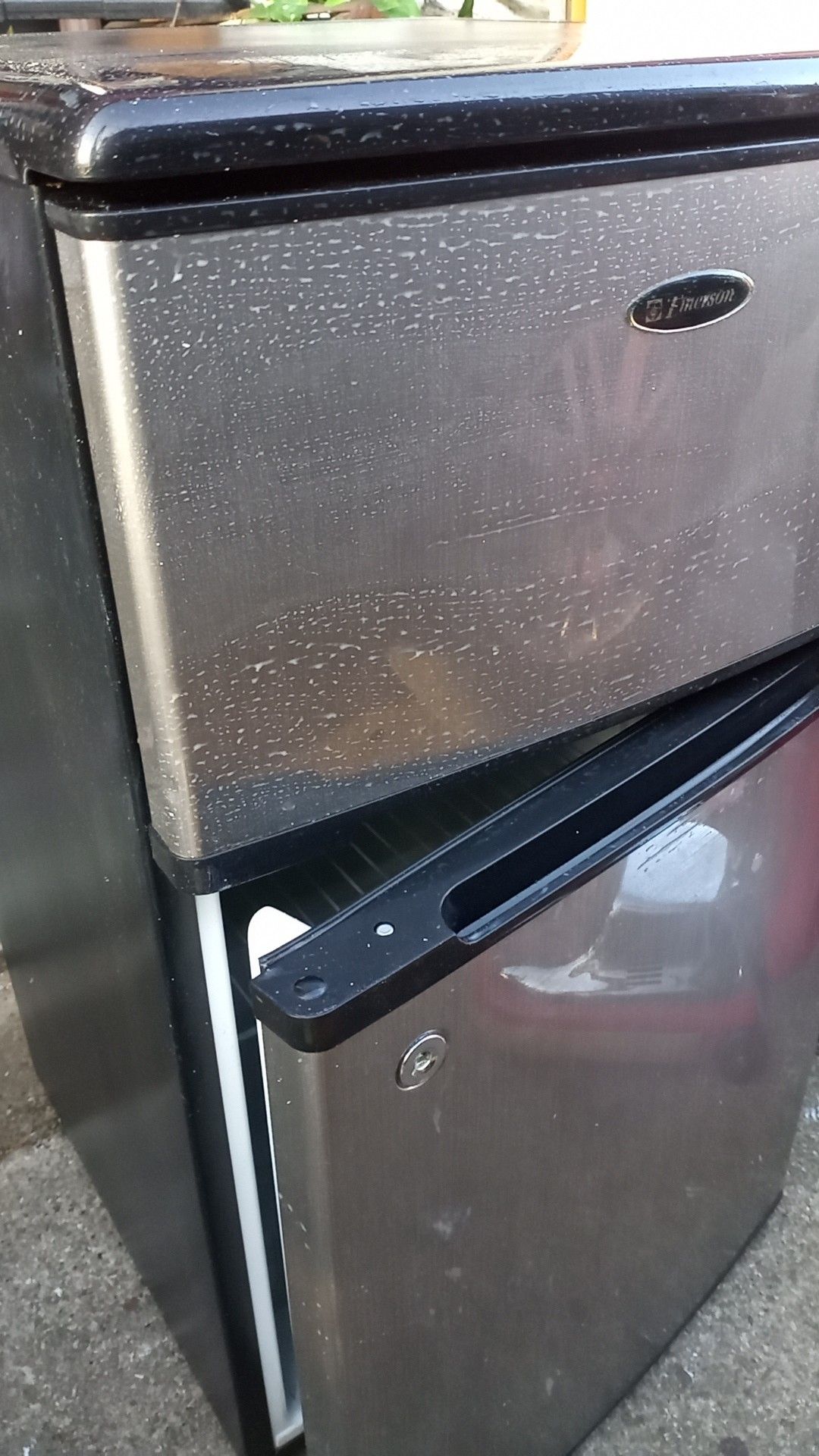 Emerson mini refrigerator freezer for Sale in Arlington, TX OfferUp
