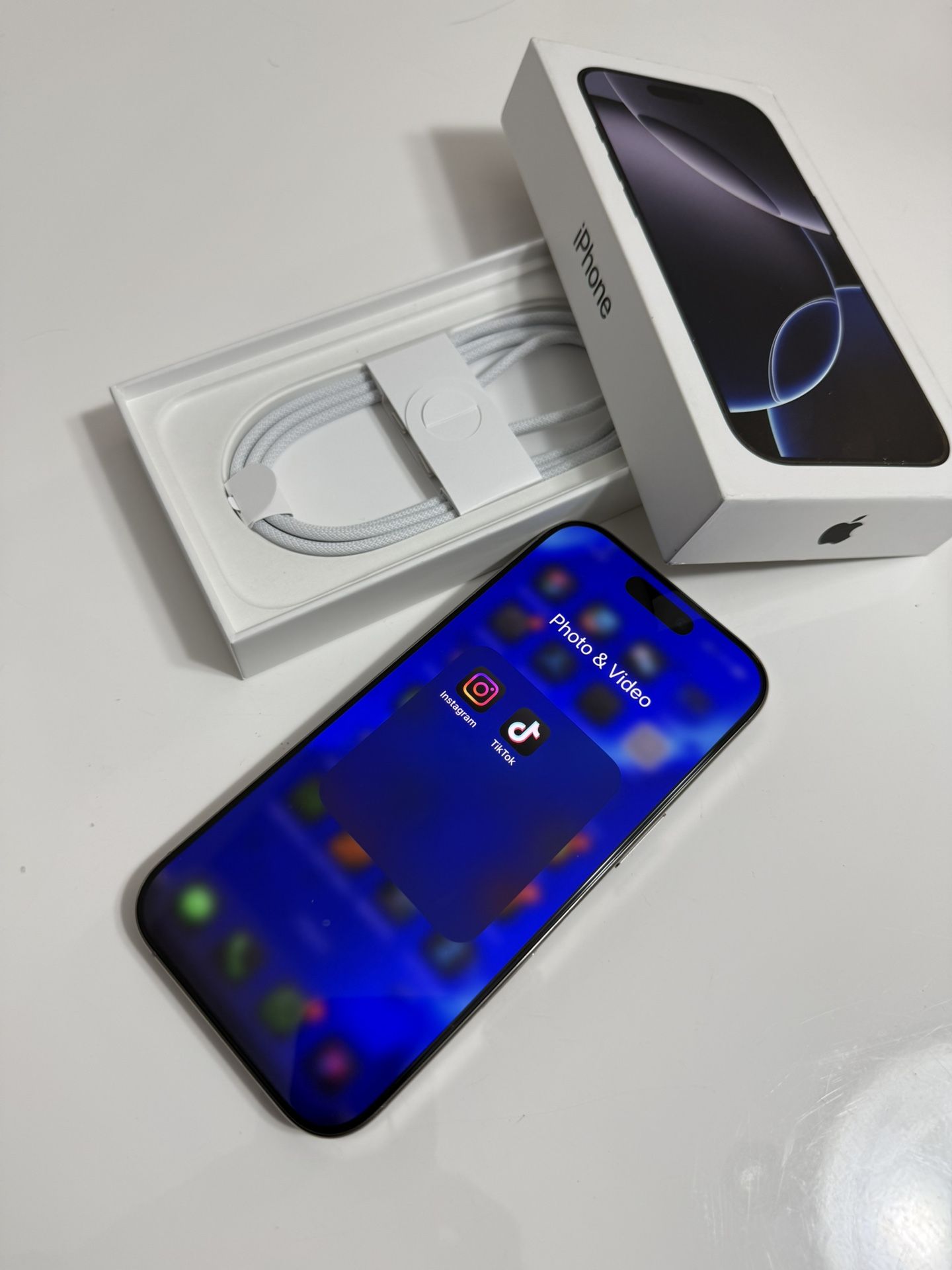 iPhone 16pro 512 GB With TikTok