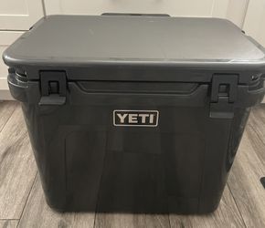 YETI Roadie 60. Charcoal.