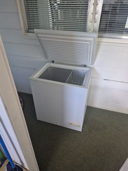 Free Standing Chest Freezer