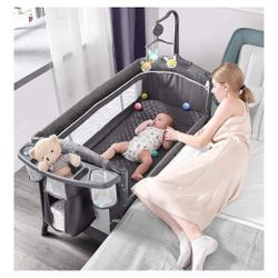 Baby Bassinet, Blue, Very Good Condition.  $70 