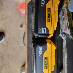 Dewalt DCB205 Batteries