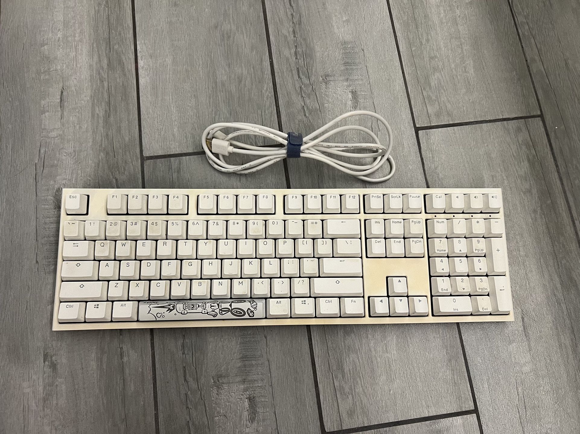 Ducky Mechanical Keyboard 100% White