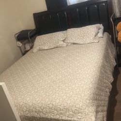 Queen Bed And Frame 