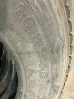 Tracker trailer tires ...10x22.5 10R22.5 (3) NEW Michelin (1) used hanlook