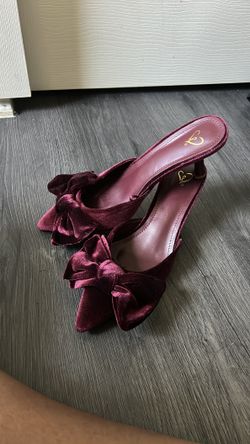 Burgundy Kittnen Heels