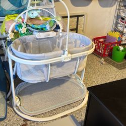 Musical Bassinet 