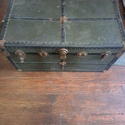 Eagle Steamer Trunk