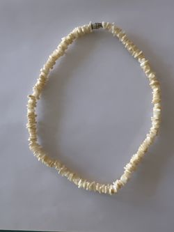 Vintage Shell Chip Necklace – Beach Boho Style
