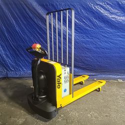 2014 Yale Electric Pallet Jack MPW050
