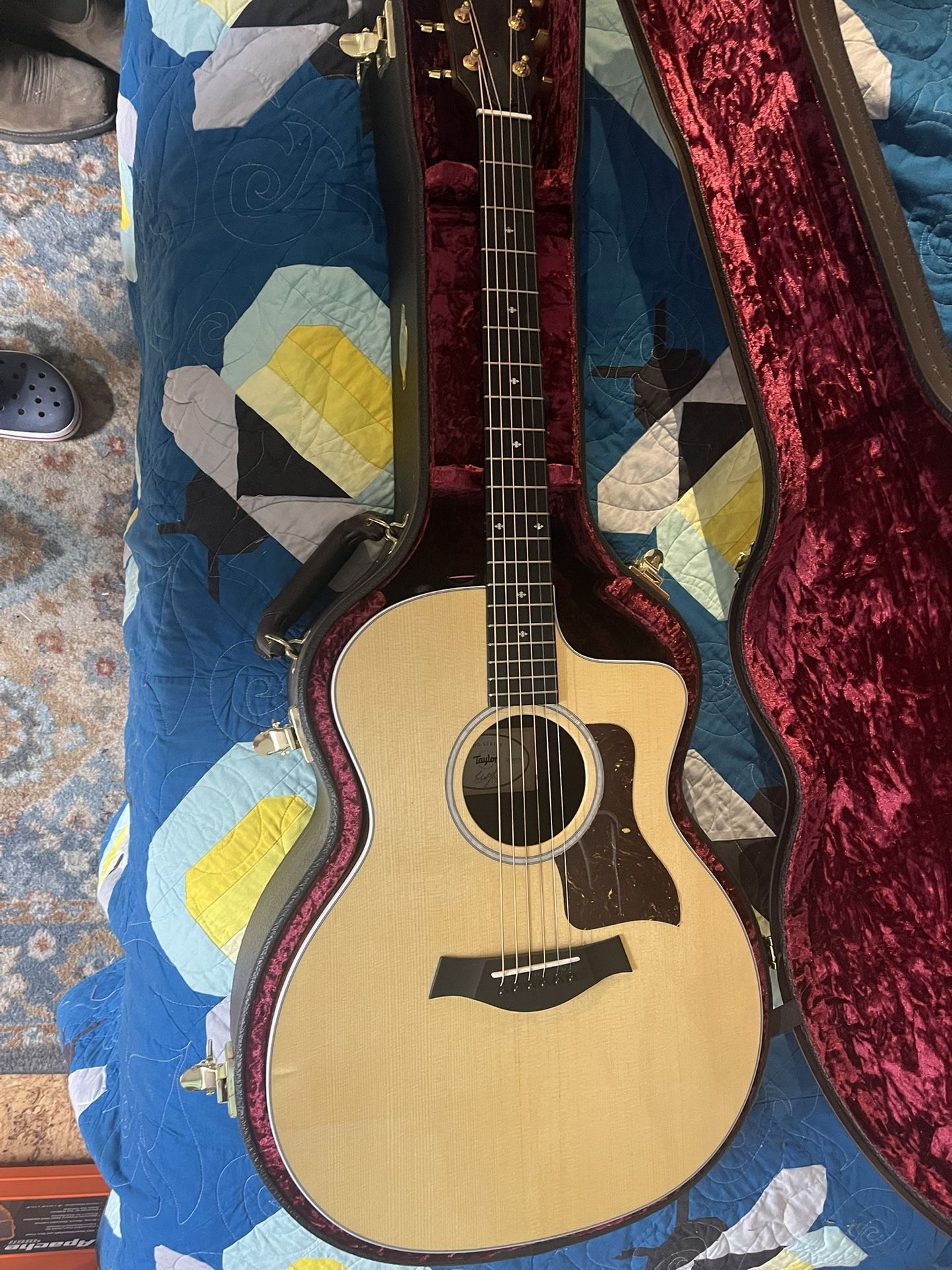 Taylor 214ce DLX