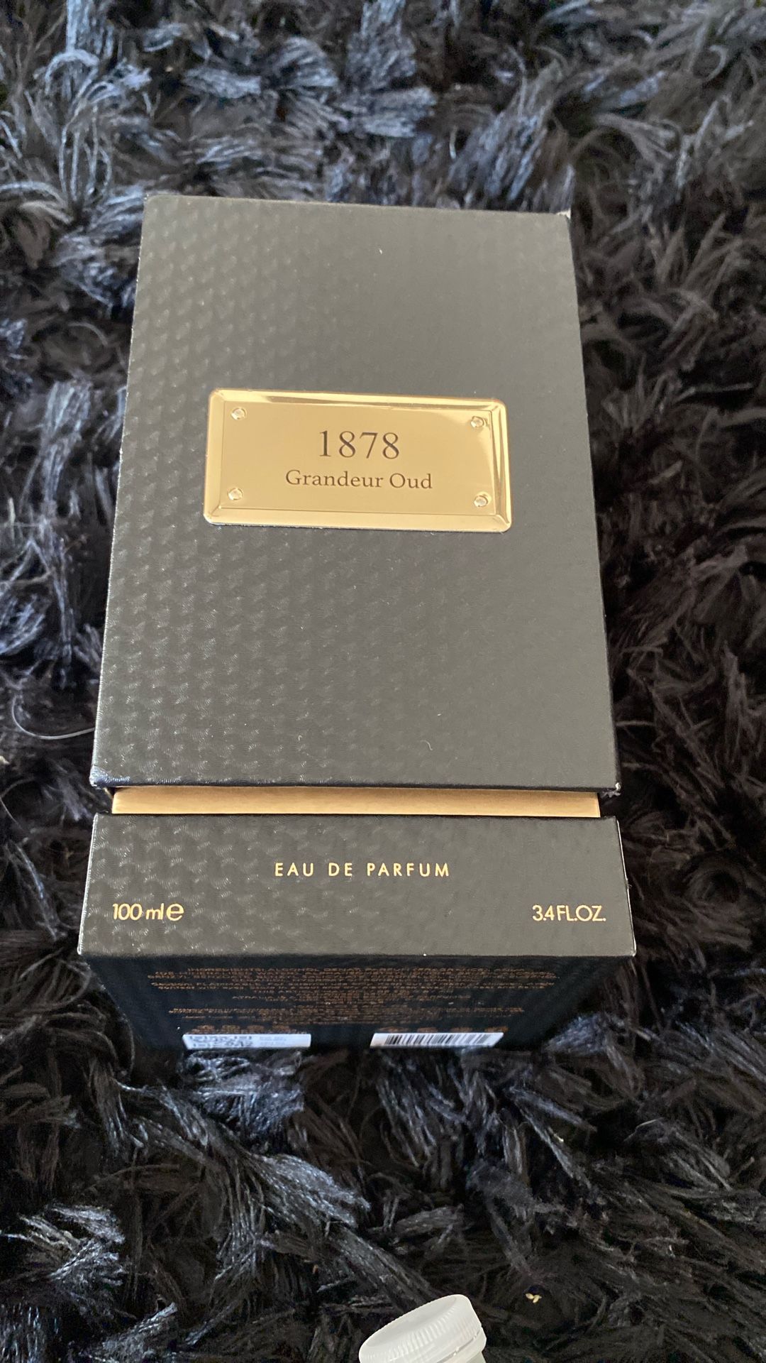 Brand new perfume bottle never been used big bottle smells amazing