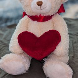 16" Teddy Bear, Holding Heart, Bearington Collection, Ultra Soft

In excellent condition.
