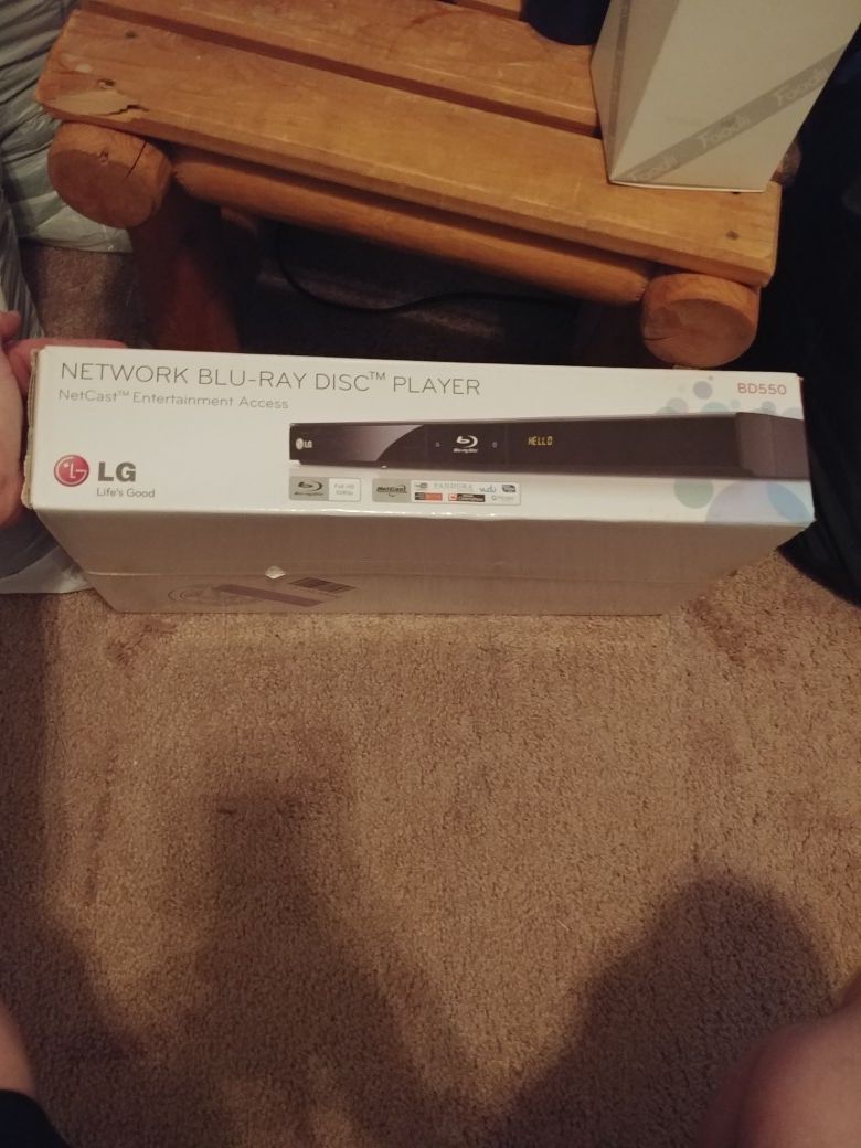 LG Network bluray player (plays netflix, pandora, etc)