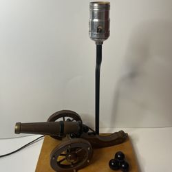 Vintage Underwriters Laboratories Inc. Portable Wooden Lamp.