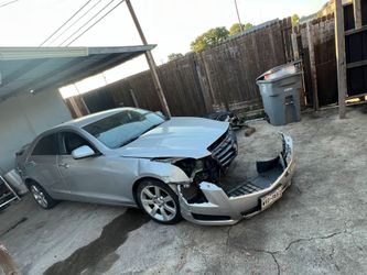 Sevende como esta ocupa partes de enfrente o cupa grua motor y transmission buenas $2500