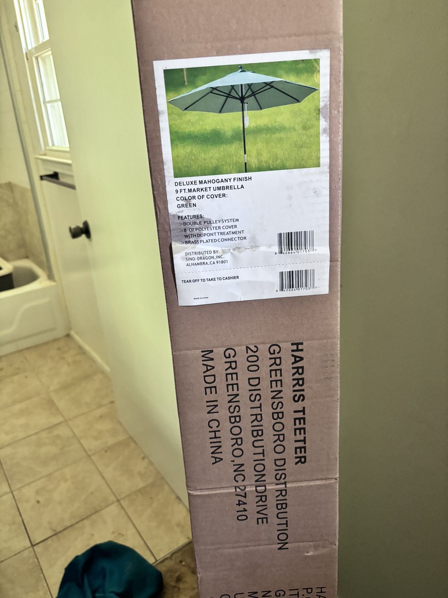 Brand New mahogany Patio Umbrella 