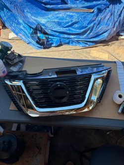 Front Upper Bumper Grille For Nissan Rogue 17.. 20 Black Chrome