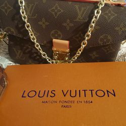 Louis Vuitton Women Handsbag