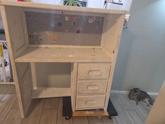 Curb alert - free oak desk