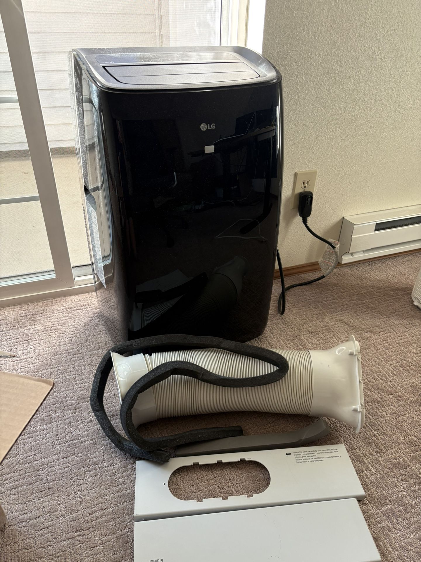 LG Portable Air Conditioner 10000BTU