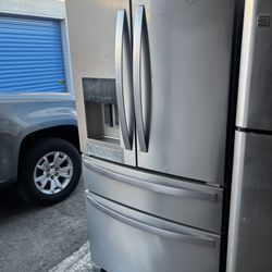 Whirlpool French Door Refrigerator 25 cu ft – Large Capacity – Works Perfect