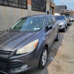 FORD ESCAPE SE   NEED REPAIR