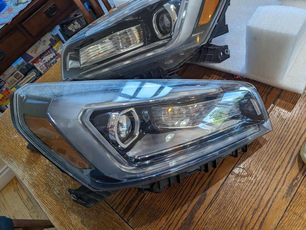 2013-16 GMC Acadia Front Headlights